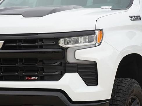 Used 2026 Chevrolet Silverado 1500 LT Trail Boss w/ LPO, Dark Essentials Package AWD/4WD image 4