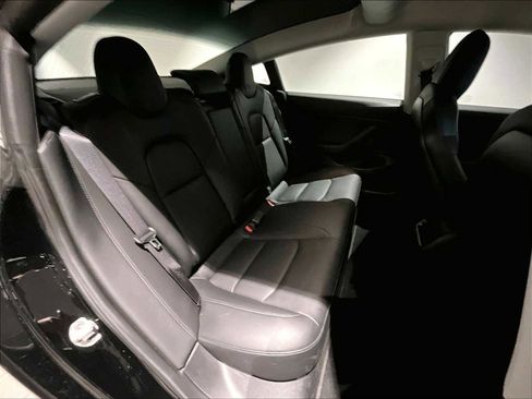 Used 2019 Tesla Model 3 Mid Range image 31