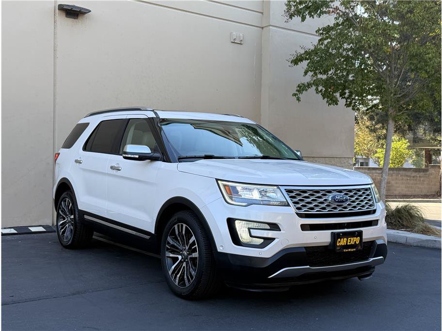 Used 2017 Ford Explorer Platinum AWD/4WD image 2