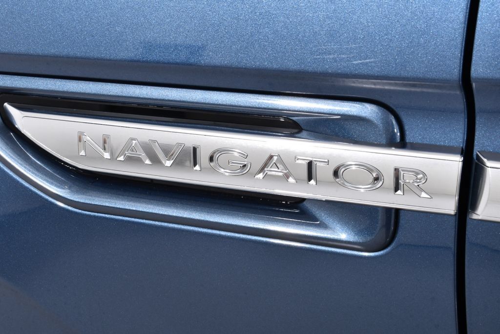Used 2019 Lincoln Navigator L Reserve AWD/4WD image 24