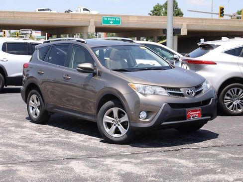 Used 2015 Toyota RAV4 XLE w/ Four Season Floor Mat Package AWD/4WD image 2