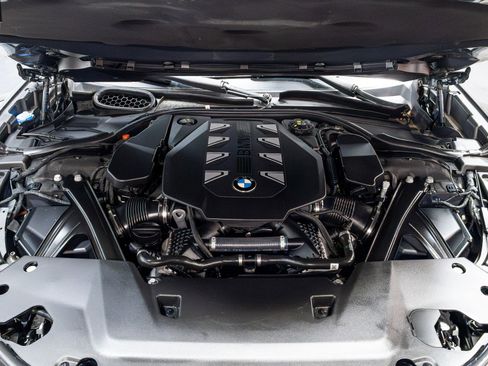 Used 2023 BMW 760i xDrive AWD/4WD image 52