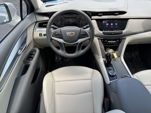 Used 2021 Cadillac XT5 Premium Luxury w/ LPO, Floor Liner Package FWD image 13