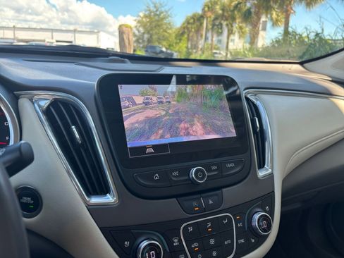 Used 2024 Chevrolet Malibu LT image 17