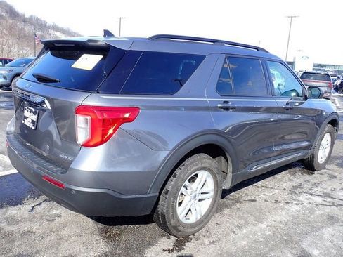 Used 2023 Ford Explorer XLT image 9