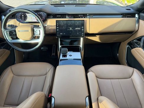 Used 2025 Land Rover Range Rover Long Wheelbase SE AWD/4WD image 6