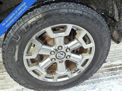 Used 2018 Nissan Titan SV w/ SV Convenience Package image 9