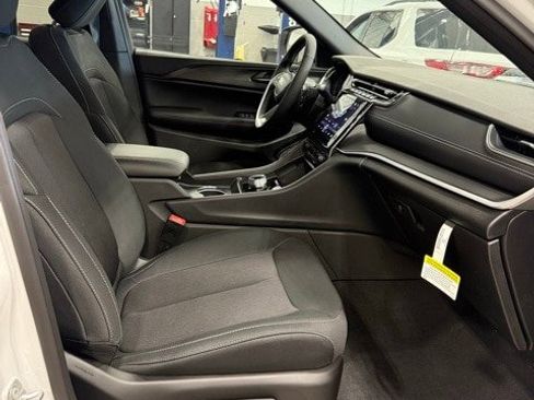 New 2025 Jeep Grand Cherokee L Laredo w/ Trailer Tow Package image 20