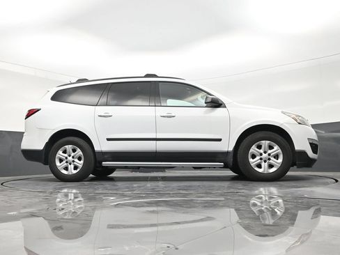 Used 2017 Chevrolet Traverse LS FWD image 24