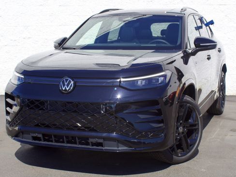 New 2026 Volkswagen Tiguan SE R-Line AWD/4WD image 3