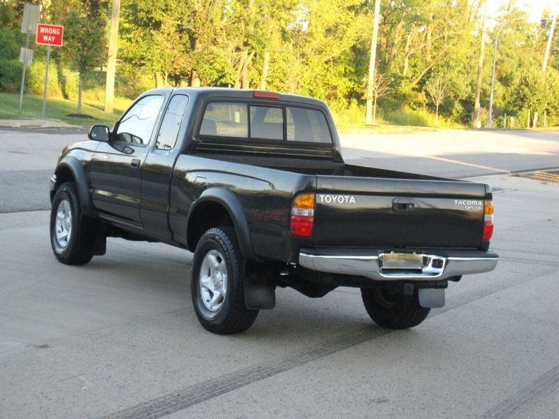 Used 2003 Toyota Tacoma 4x4 Xtracab V6 w/ SR5 Pkg image 12
