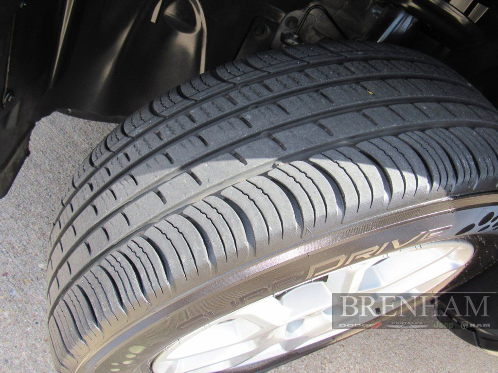 Used 2023 Jeep Renegade Latitude AWD/4WD image 11