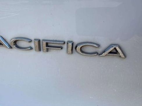 Used 2020 Chrysler Pacifica Touring-L image 21