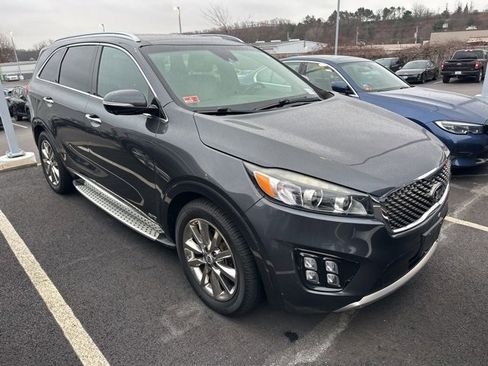 Used 2017 Kia Sorento SX image 2