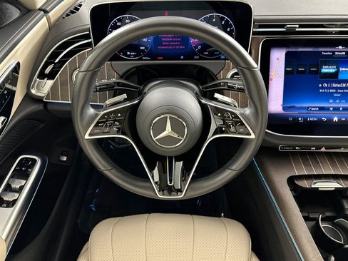 Used 2025 Mercedes-Benz E 350 Sedan image 13