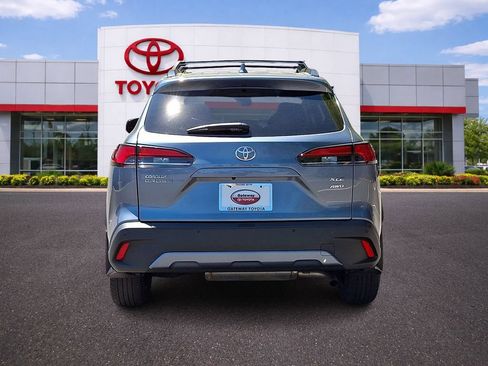 Used 2023 Toyota Corolla Cross XLE w/ Convenience Package AWD/4WD image 6