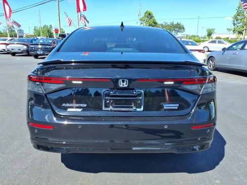 Used 2025 Honda Accord Touring image 2
