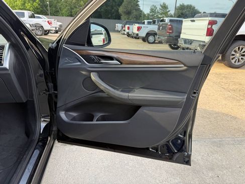 Used 2019 BMW X3 sDrive30i RWD image 11