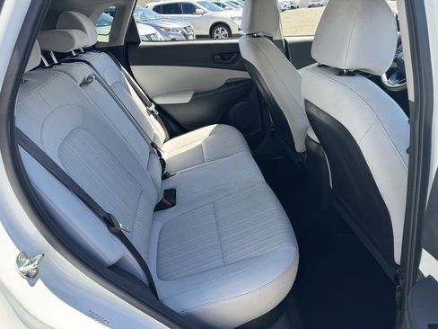Used 2022 Hyundai Kona SEL AWD/4WD image 17