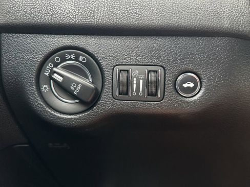 Used 2017 Chrysler 300 S w/ 300S Premium Group image 30