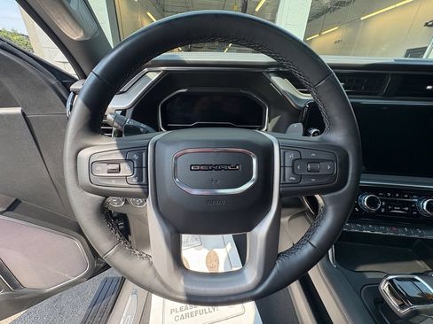 Used 2023 GMC Sierra 1500 Denali w/ Denali Reserve Package AWD/4WD image 15