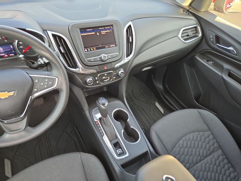 Used 2020 Chevrolet Equinox LT w/ LPO, Floor Liner Package FWD image 20
