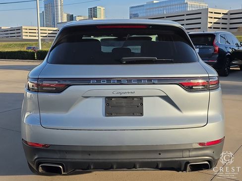 Used 2023 Porsche Cayenne image 4