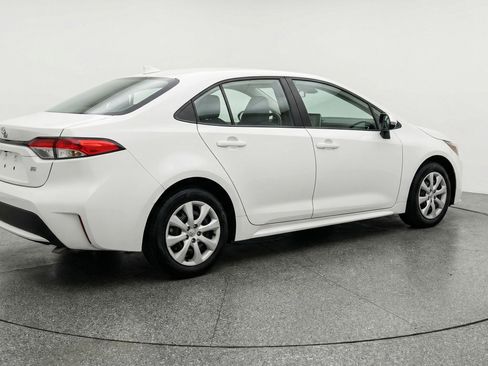 Used 2025 Toyota Corolla LE FWD image 9