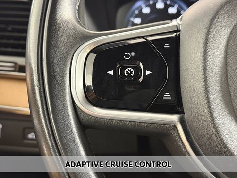 Used 2017 Volvo XC90 T6 Inscription w/ Vision Package image 4