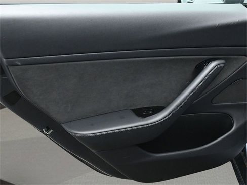 Used 2019 Tesla Model 3 Long Range image 13