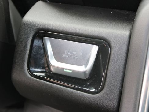 Used 2025 GMC Yukon Denali image 49