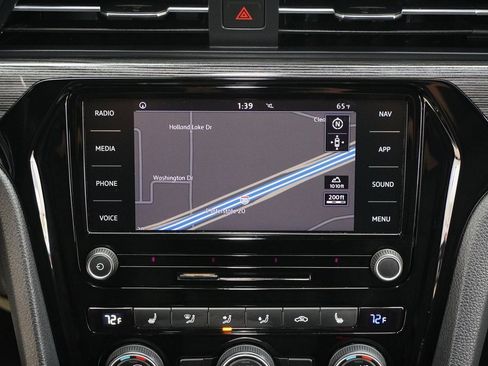 Used 2022 Volkswagen Passat 2.0T R-Line image 13