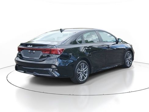 Certified 2023 Kia Forte GT-Line FWD image 4