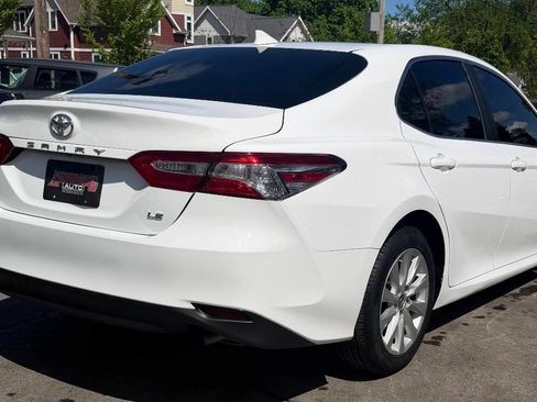 Used 2019 Toyota Camry LE FWD image 12