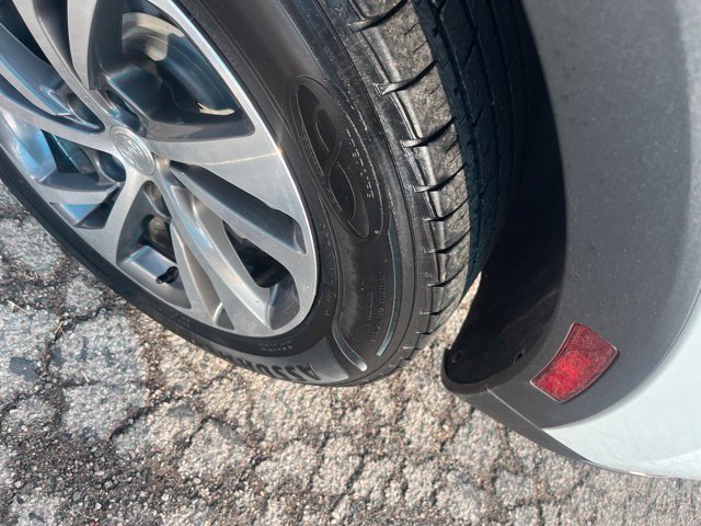 Used 2021 Buick Envision Essence w/ Technology Package I FWD image 7