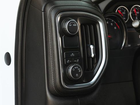 Used 2020 Chevrolet Silverado 1500 LT w/ All-Star Edition image 28