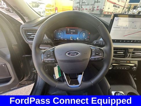 Certified 2024 Ford Escape SE w/ PHEV Premium Package image 18