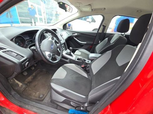 Used 2012 Ford Focus SE FWD image 3