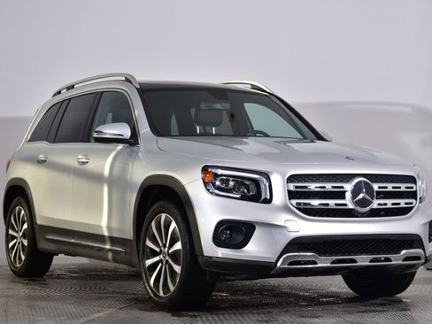 Certified 2022 Mercedes-Benz GLB 250 4MATIC image 7