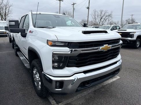Used 2024 Chevrolet Silverado 2500 LT image 5