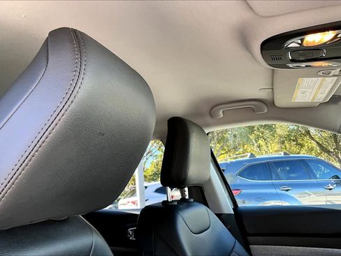 Used 2022 Jeep Compass Latitude image 14