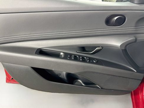 Used 2025 Hyundai Elantra Sport FWD image 12