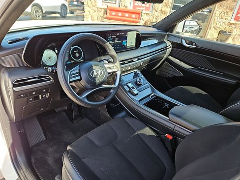 Used 2025 Hyundai Palisade Calligraphy image 12
