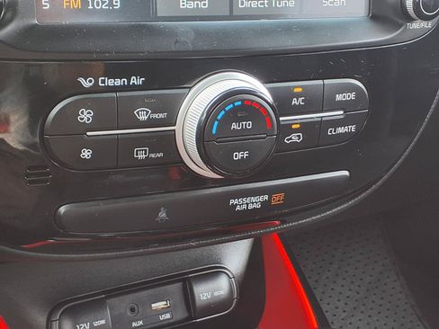 Used 2019 Kia Soul + FWD image 18