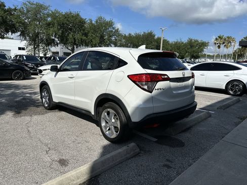 Used 2022 Honda HR-V LX image 6