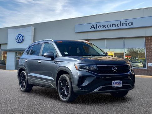Certified 2023 Volkswagen Taos SE w/ Black Wheel Package AWD/4WD image 1