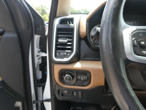 Used 2019 RAM 1500 Big Horn AWD/4WD image 16