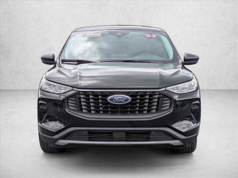 Used 2023 Ford Escape Active FWD image 2