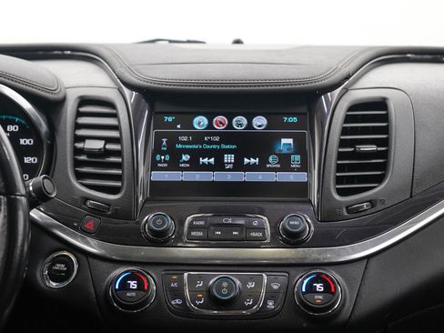 Used 2018 Chevrolet Impala LT FWD image 15