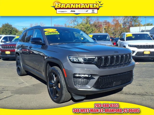 Certified 2023 Jeep Grand Cherokee Limited w/ Black Appearance Package AWD/4WD image 1